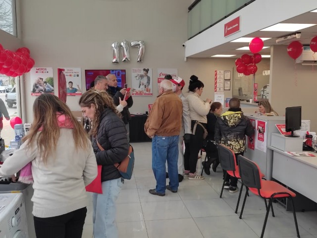 Fava celebr� su 117� aniversario en su local comercial